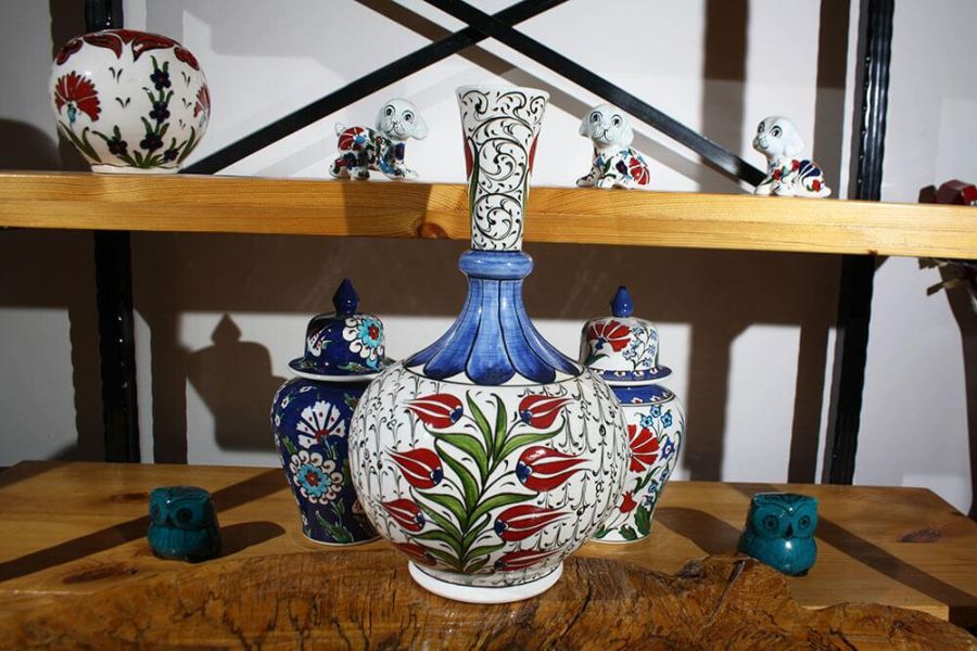 30cm Iznik-Vase mit Tulpen- und Mündungsmuster - 2