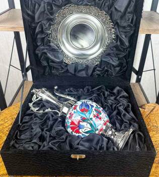 Amtsgeschenk – silberbeschichtetes Iznik-Keramik-Kannen-Set - 3