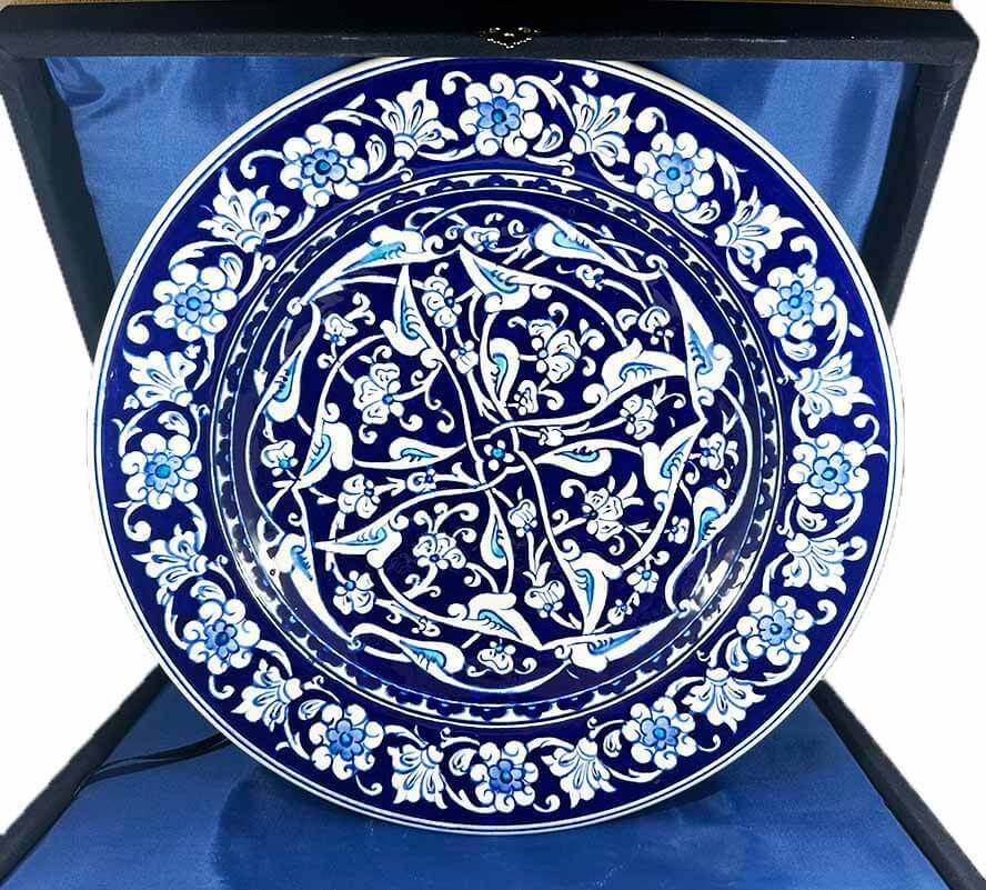 Assiette en céramique d’Iznik Baba Nakkaş à motif Rumi - 1