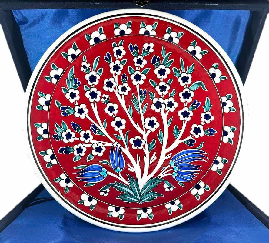 Assiette en céramique d’Iznik à motif d’Arbre de Vie - 1