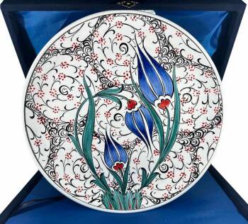 Assiette décorative en céramique d’Iznik – “Héritage Traditionnel” – Motifs Tulipe & Jacinthe – 25 cm - Çini Evi
