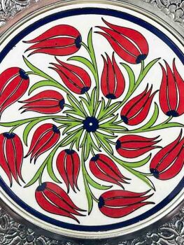 Assiette décorative en céramique d’Iznik à motif de tulipes rouges avec placage en argent 925 – 25 cm - 3