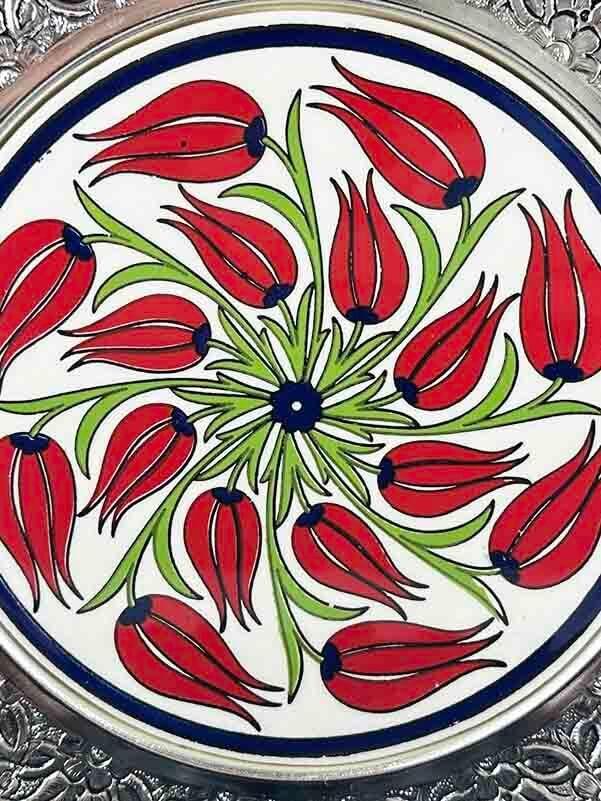 Assiette décorative en céramique d’Iznik à motif de tulipes rouges avec placage en argent 925 – 25 cm - 3