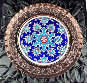 Assiette décorative en bronze motif céramique bleue - 3
