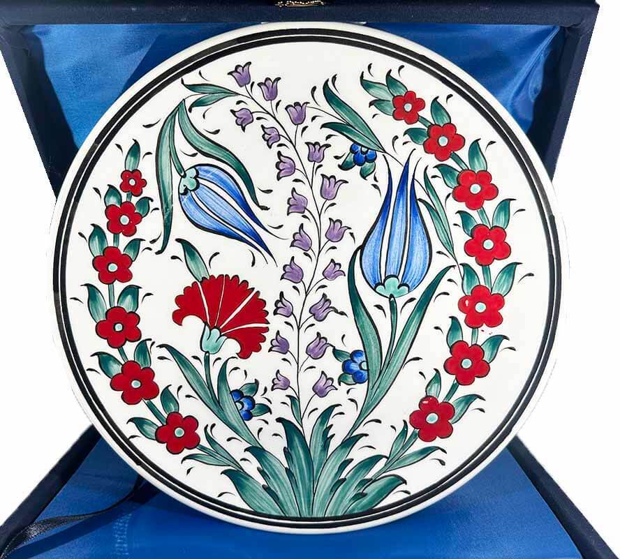 Assiette d’Iznik au Motif Jardin de Fleurs Ottomans – Élégante Pièce Décorative (25 cm / 9.84 inch) - 1