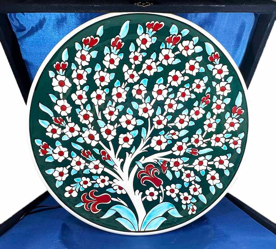 Assiette d’Iznik à Motif « Arbre de Vie » sur Fond Vert - 1