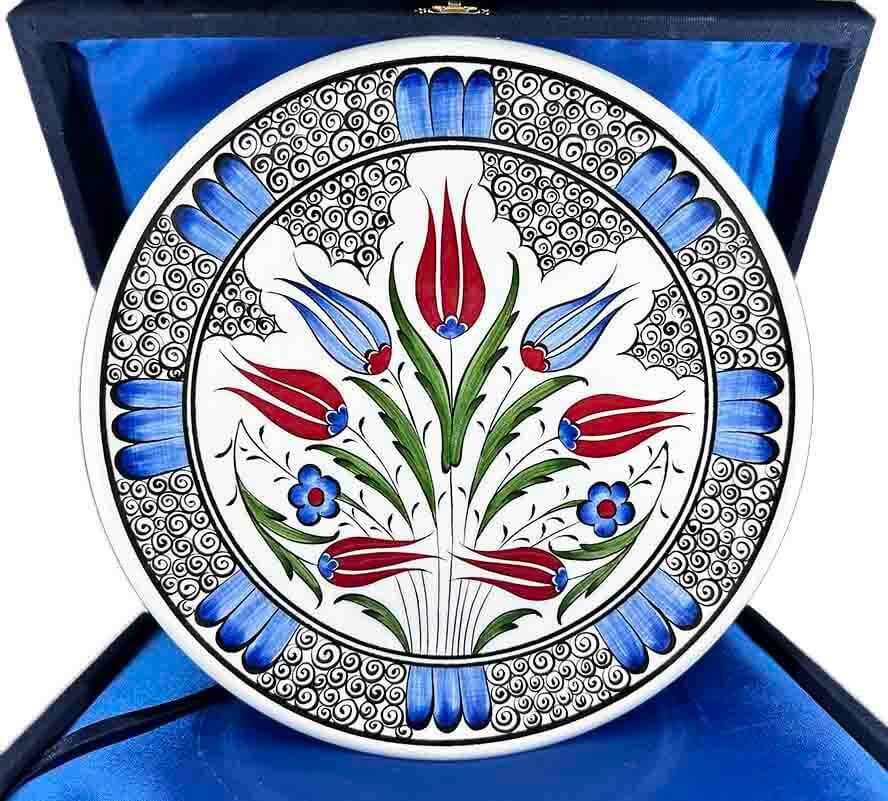 Assiette en céramique d'Iznik 25 cm – Motifs Tulipe & Haliç – Artisanat Ottoman de prestige - 1