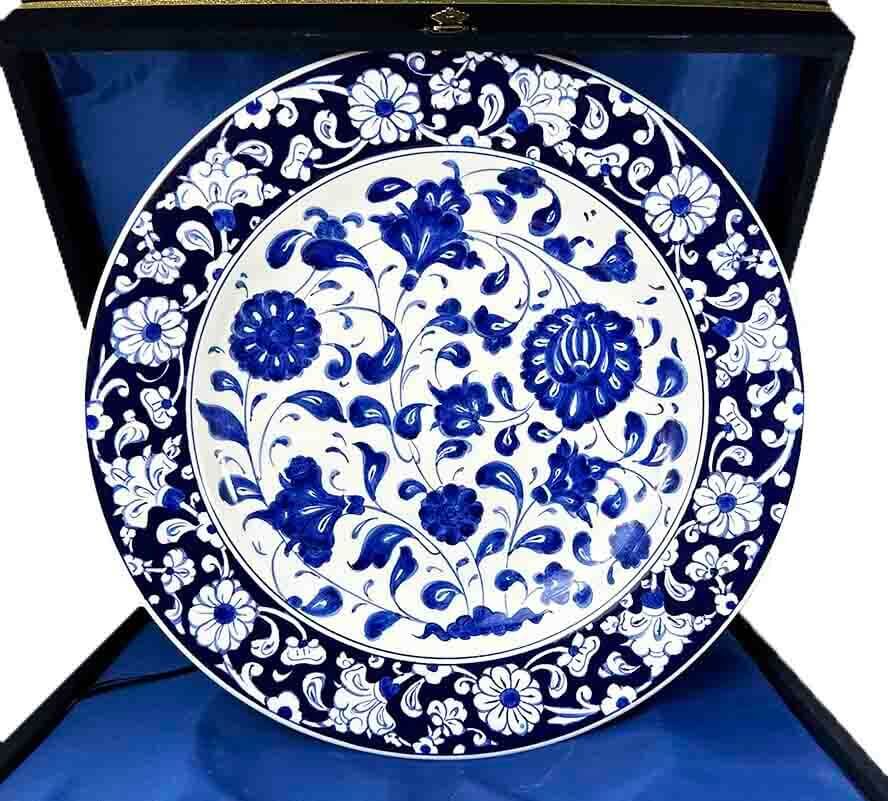 Assiette d’Iznik bleu et blanc motif lotus cadeau pour sous-préfet - 1