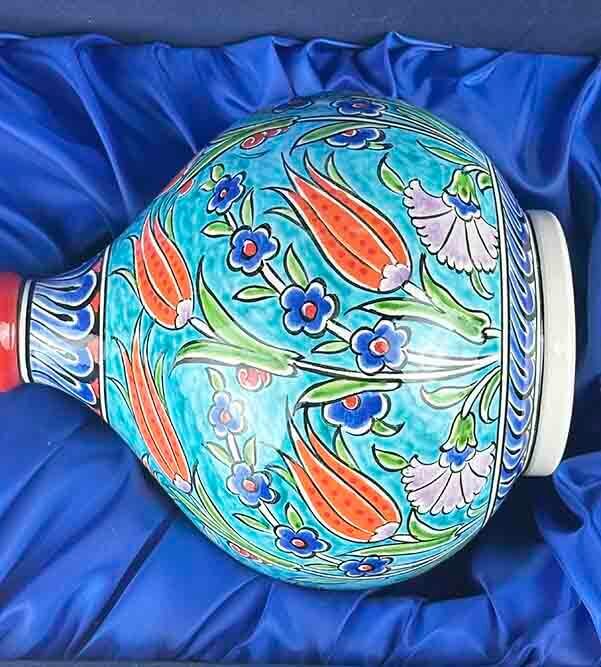 Bahar Laleleri – İznik Çini Vazo - 3