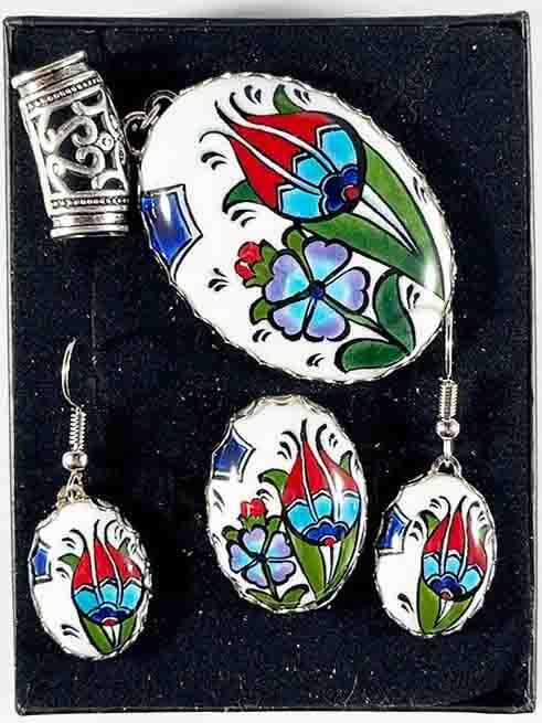 Besonderes Iznik-Keramik-Schmuckset mit Tulpenmotiv - 1