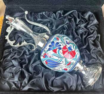 Besonderes Präsentationsgeschenk – silberbeschichtetes Iznik-Keramik-Kannen-Set - 3
