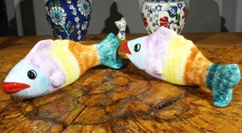 Bibelots poissons en céramique d’Iznik, lot de 2 - 2
