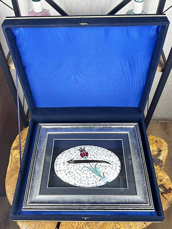 Bir Vav Bir Lale – Manevî Anlamlı İznik Çinisi - 3