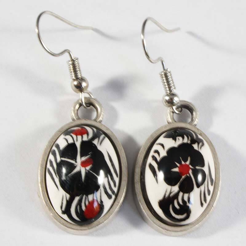 Black Clover Iznik Ceramic Earrings - 1