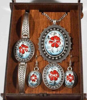 Black Estuary Embroidered Pottery Jewelry Set - Çini Evi