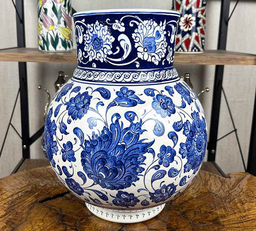 Blaue Herrschaft – Iznik-Keramik-Schahvase - 1