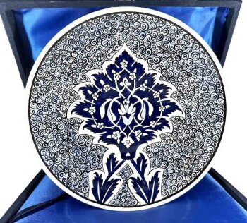 Blue and White 25 cm Iznik Ceramic Plate - Çini Evi