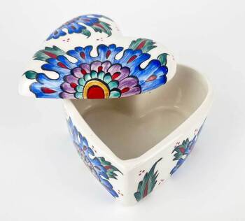 Blue Flower Garden Heart-Shaped Ceramic Jewelry Box - 2