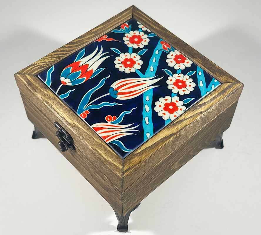 Boîte à bijoux en bois motif floral - 1