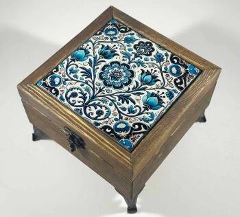 Boîte en bois à motif floral, élégance de la nature - Çini Evi