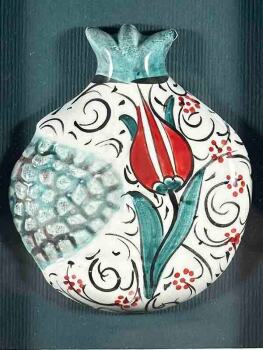 Bolluk ve Zarafet – İznik Çinili Nar - 2