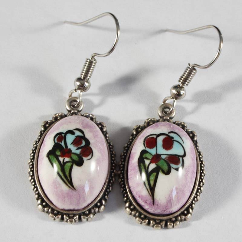 Boucles d’oreilles en céramique Iznik fond violet à fleurs - 1