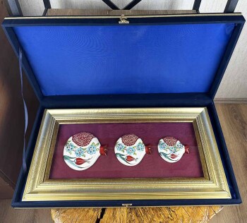 Cadeau de Visite Officielle : Panneau de Grenades en Céramique d’Iznik aux Motifs de Tulipes et Fleurs de Printemps - 4