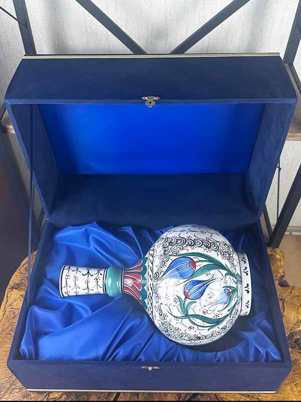 Cadeau diplomatique – vase en céramique d’Iznik à tulipe bleue - 3