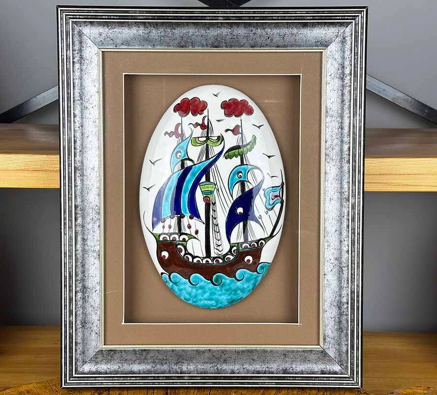 Cadeau pour Ceux qui Prennent le Large – Céramique d’Iznik avec Motif de Galion, Fait Main - 1