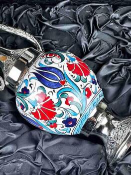 Carafe et Assiette en Céramique d’Iznik – Motifs Jardin Fleuri - 3