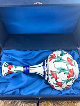 Carnation Motif Iznik Ceramic Vase - 2