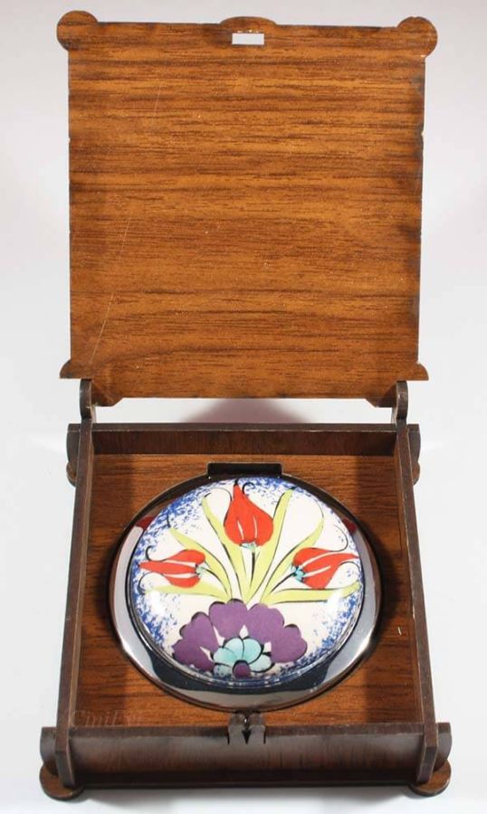 Çiçek Bahçesi Desenli Makyaj Aynası - 2