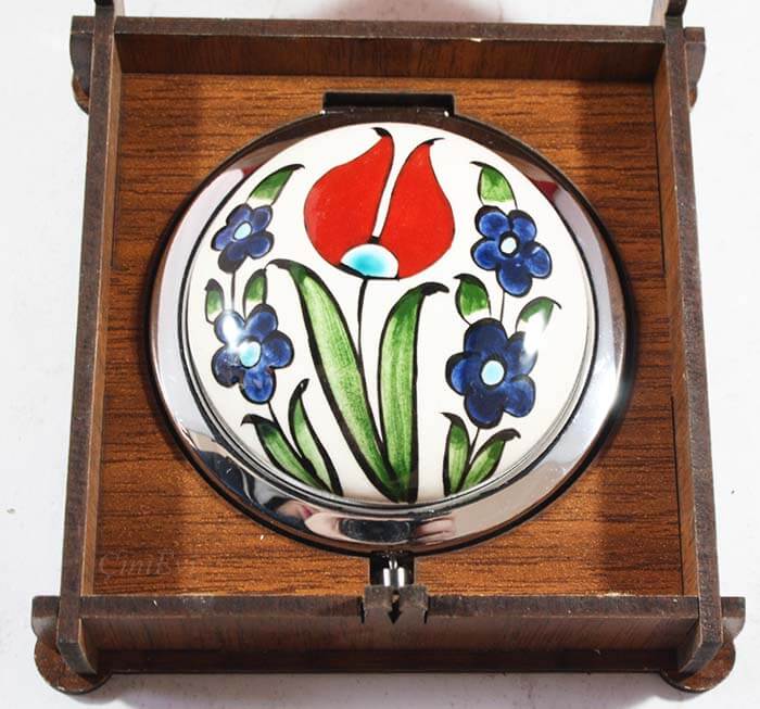 Çiçek Bahçesi Desenli Makyaj Aynası - 1