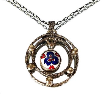 Çintemani İşlemeli İznik Çinili Bronz Kolye - Çini Evi