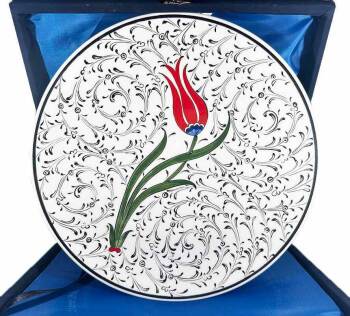 Classic Tulip Pattern Iznik Ceramic Plate – Engagement, Wedding and Promise Ceremony Gift 25 cm - Çini Evi
