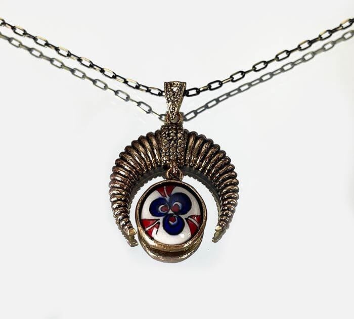 Collier croissant en bronze – Motif Çintemani en céramique d’Iznik - 1