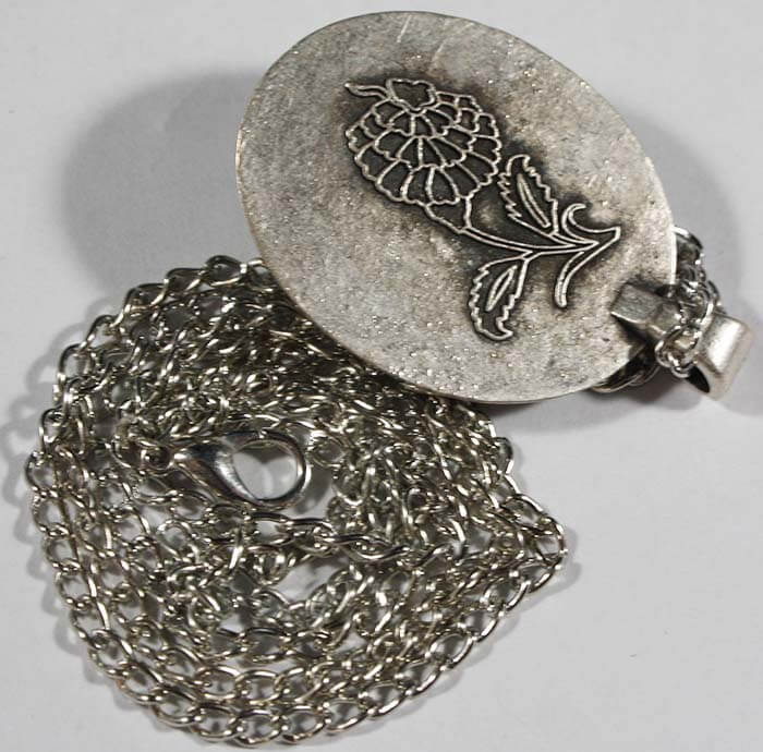 Collier à Motifs de Tulipes - 2