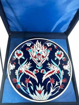 Cultural Heritage Handmade Iznik Ceramic Plate with Tulip and Hatayi Motifs - 3