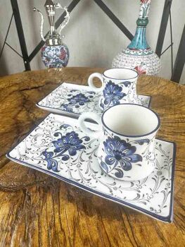 Das İznik Çini Kaffeepräsentationsset mit Blauem Lotusmotiv – Elegantes Geschenkset - Çini Evi (1)