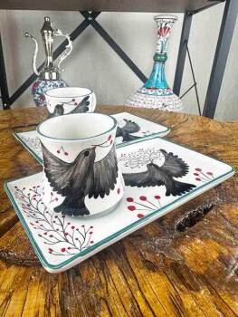Das İznik Çini Kaffeepräsentationsset mit Friedensvogel-Motiv – Minimalistisches Geschenkset - Çini Evi (1)