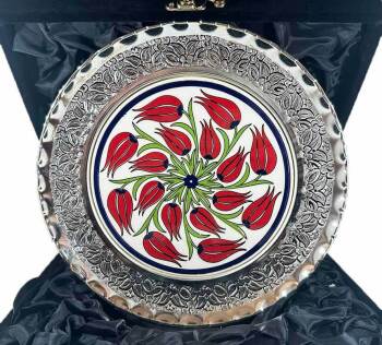 Dekorativer Teller mit roten Tulpen – 925er Silberbeschichtung - Çini Evi