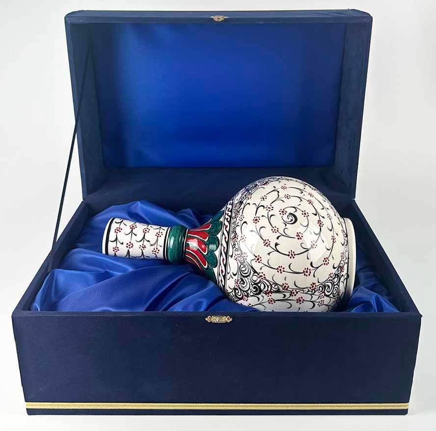 Diplomatisches Geschenk | Iznik-Keramikvase mit bordeauxrotem Tulpenmotiv 30 cm - 3