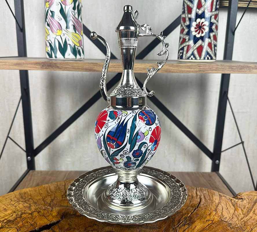 Diplomatisches Geschenk – silberbeschichtetes Iznik-Keramik-Kannen-Set - 1
