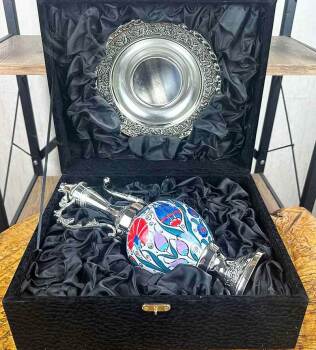 Diplomatisches Geschenk – silberbeschichtetes Iznik-Keramik-Kannen-Set - 5