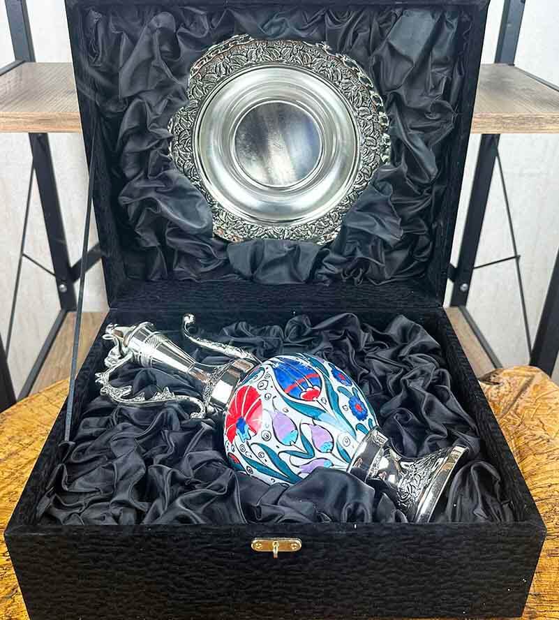 Diplomatisches Geschenk – silberbeschichtetes Iznik-Keramik-Kannen-Set - 5
