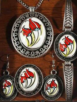 Double Tulip Jewelry Set - 2