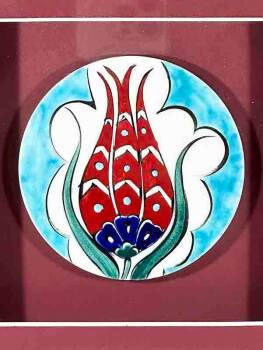 Elegant Tulip Motif Iznik Ceramic Plaque - 2
