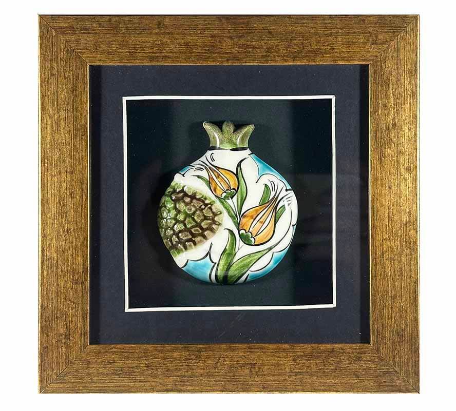 Goldene Tulpeneleganz – Granatapfel-Plakette mit Iznik-Keramik - 1