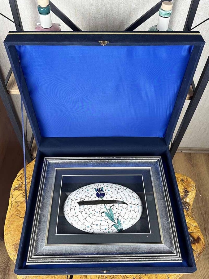 Elif ve Mavi Lale Motifli İznik Çinili Duvar Süsü – İslami Sanat Hediyesi - 3