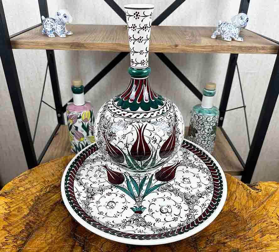 Ensemble Cadeau VIP – Vase et Assiette en Céramique d’Iznik avec Motifs Tulipe & Haliç - 1